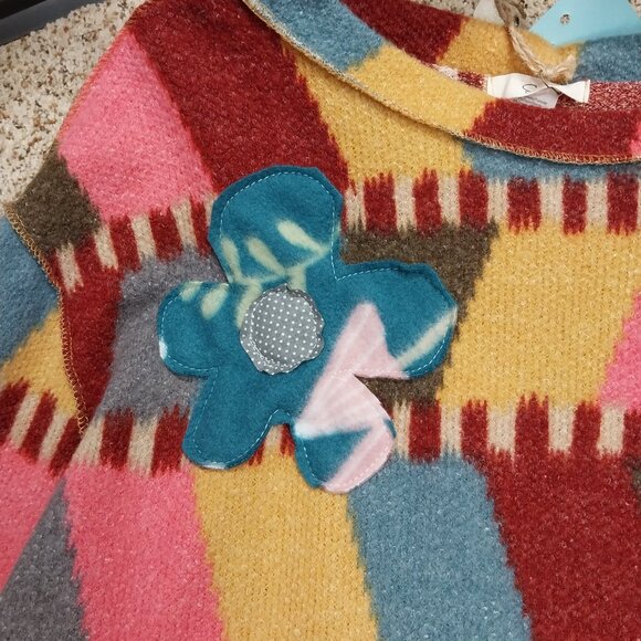 3664 Size Small Easel Multi Color Long Sleeve Top. - Picture 3 of 6